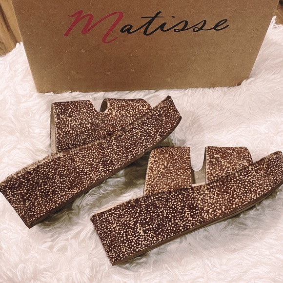 New! Matisse Struttin Natural Spot Wedge Sandal - Picture 6 of 9